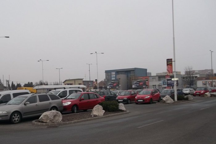 Ilustračný obrázok k článku Parkovanie v Šali naďalej bez zmien: Jeho spoplatnenie sa nechystá