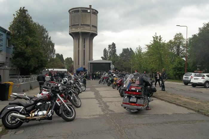 Ilustračný obrázok k článku Do Trnovca nad Váhom prilákali motorkárov: Návštevníkov zaujali aj hasiči, FOTO