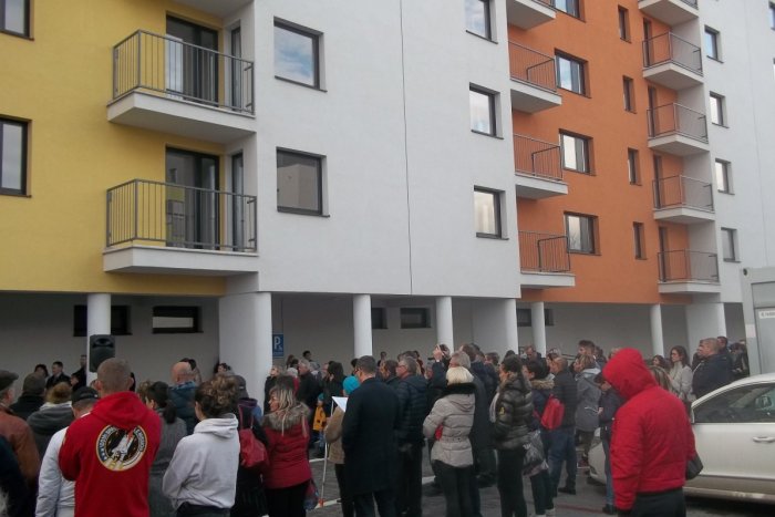 Ilustračný obrázok k článku V Šali odovzdali nájomné byty: Ich obyvateľov pozdravil aj minister Érsek, FOTO