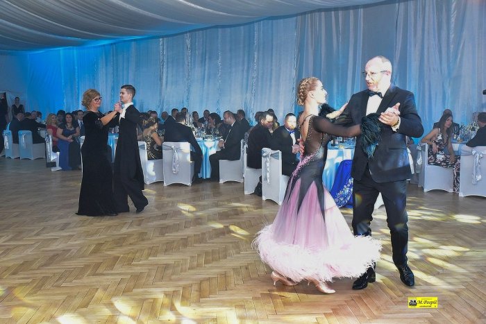 Ilustračný obrázok k článku Šaľa si užila reprezentačný ples: Zimná rozprávka s Beátou Dubasovou, FOTO