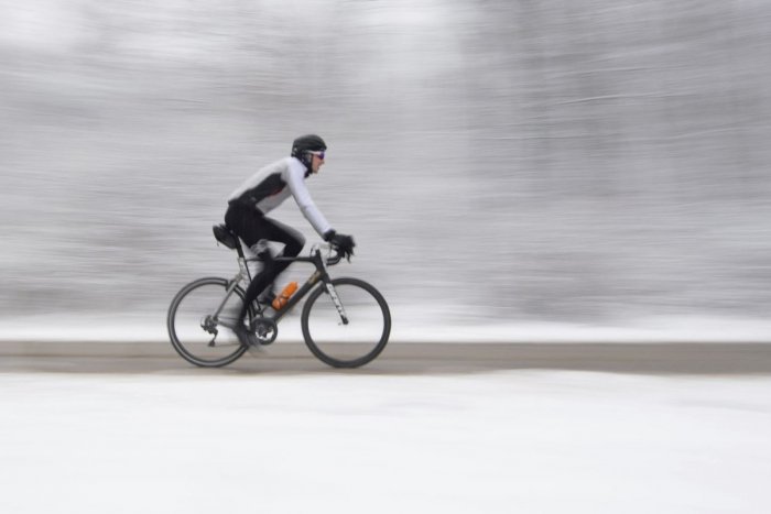 Ilustračný obrázok k článku Nitriansky kraj pokračuje v práci: O údržbu cyklotrás sa stará aj počas zimy