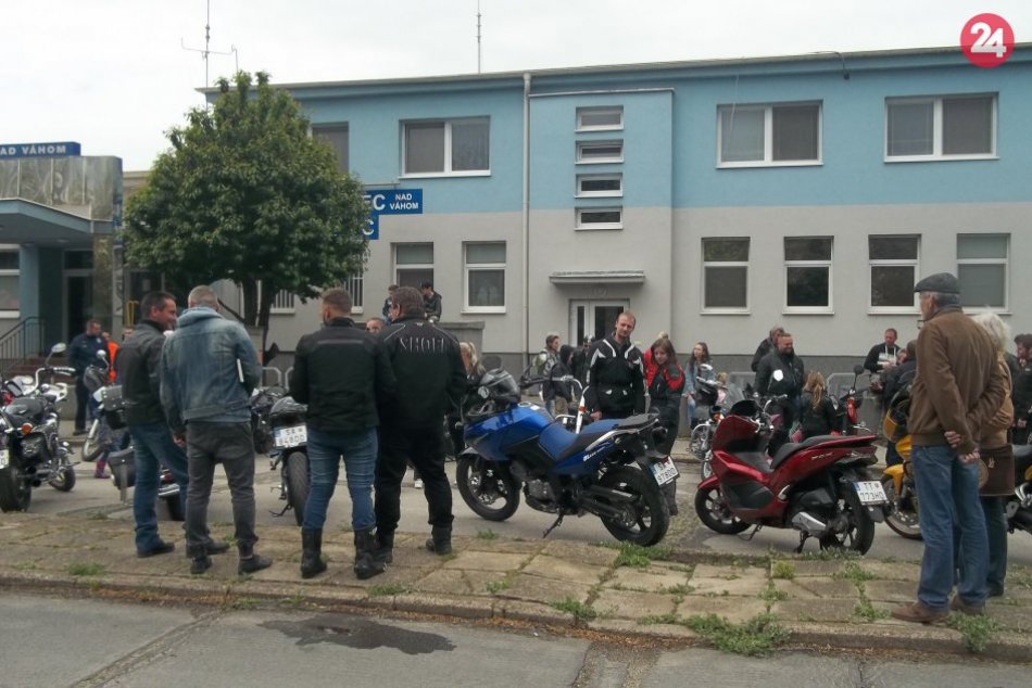 Do Trnovca nad Váhom prilákali motorkárov: Návštevníkov zaujali aj hasiči, FOTO